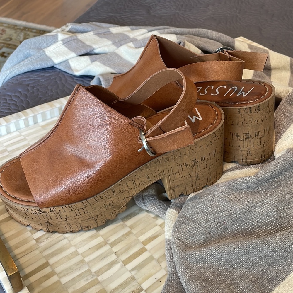 Musse & cloud platform sandals